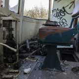 Pezzi di legna accatastati nella cabina di una locomotiva